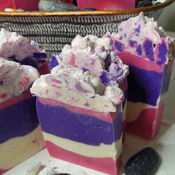 Lily of Valley scented 2 large handmade soap bars - Picture 10 of 12